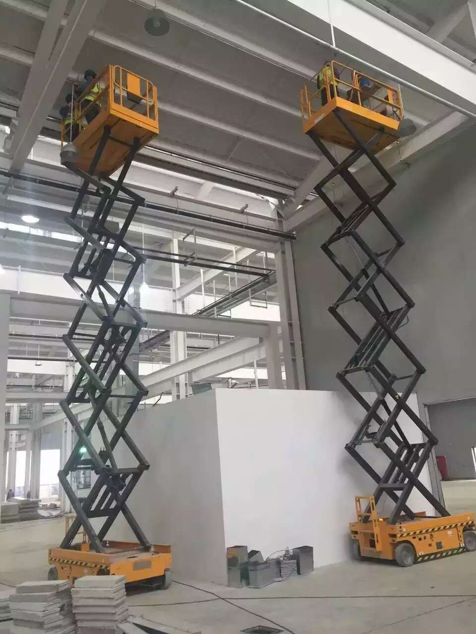 冬季剪叉式高空作業(yè)平臺的維護保養(yǎng)措施